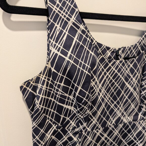 Sleeveless Sheath Dress with pockets, size 10 - Picture 4 of 7